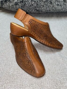 Pikolinos Romana Perforated Leather Wedge Sandal Brandy EU 39 (9)